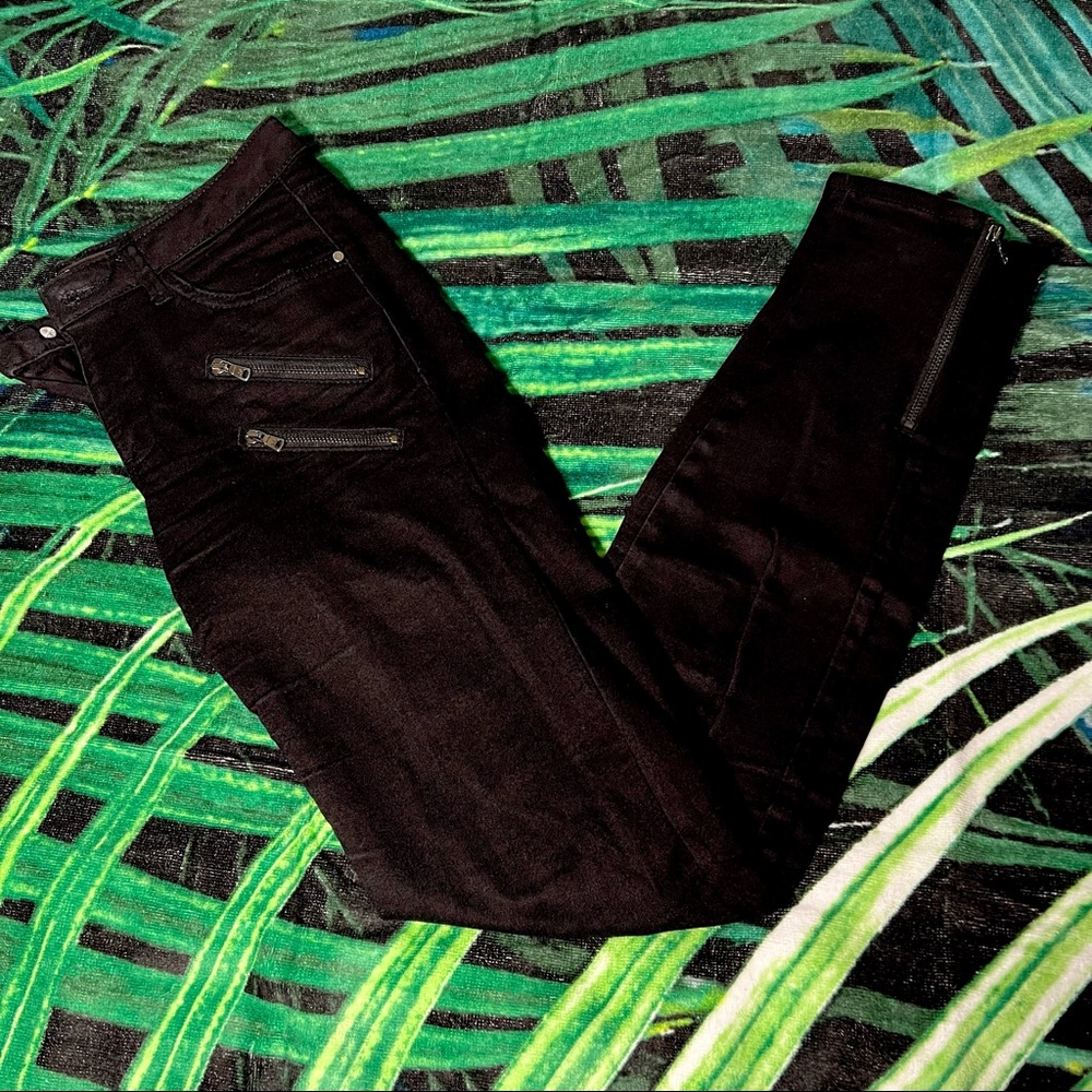 LAST CHANCE ⚫️ ZARA (2) Skinny Black Zippered Jeans ⚫️
